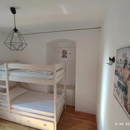 Impact House Vandrarhem