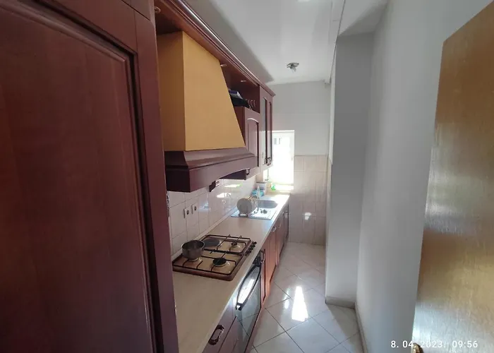 Hostal Impact House *